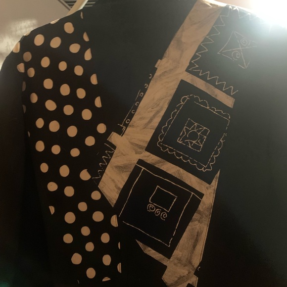 Bought on Rodeo Dr. This Vintage Beautiful short blazer. From Georgio. - Picture 2 of 3